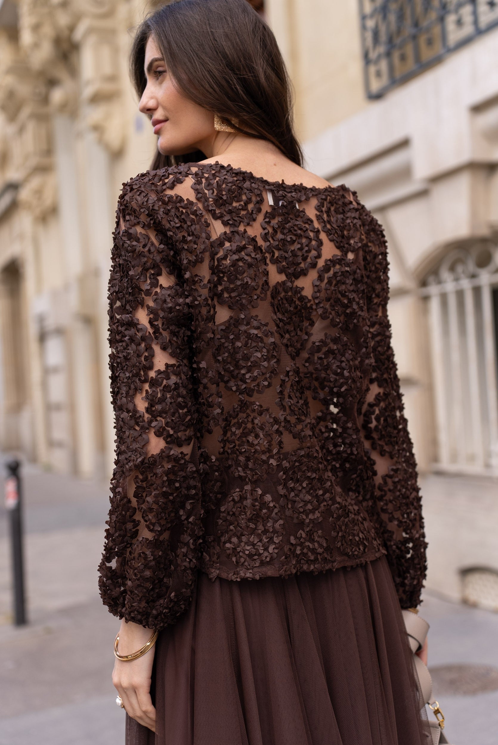 Blouse dentelle à rosaces