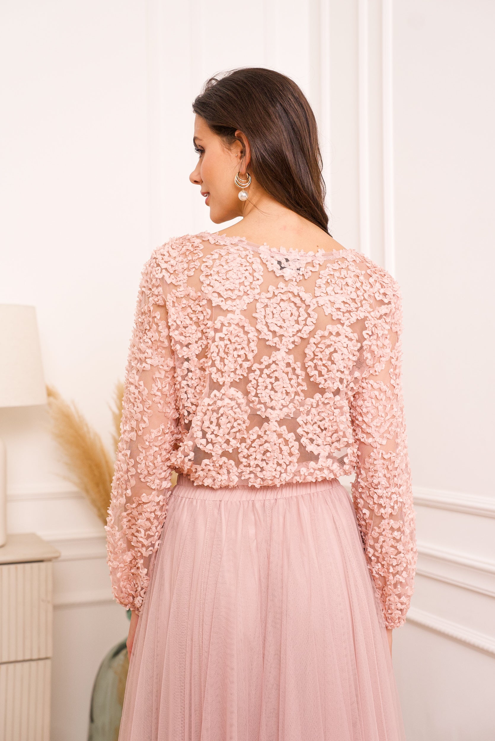 Blouse dentelle à rosaces