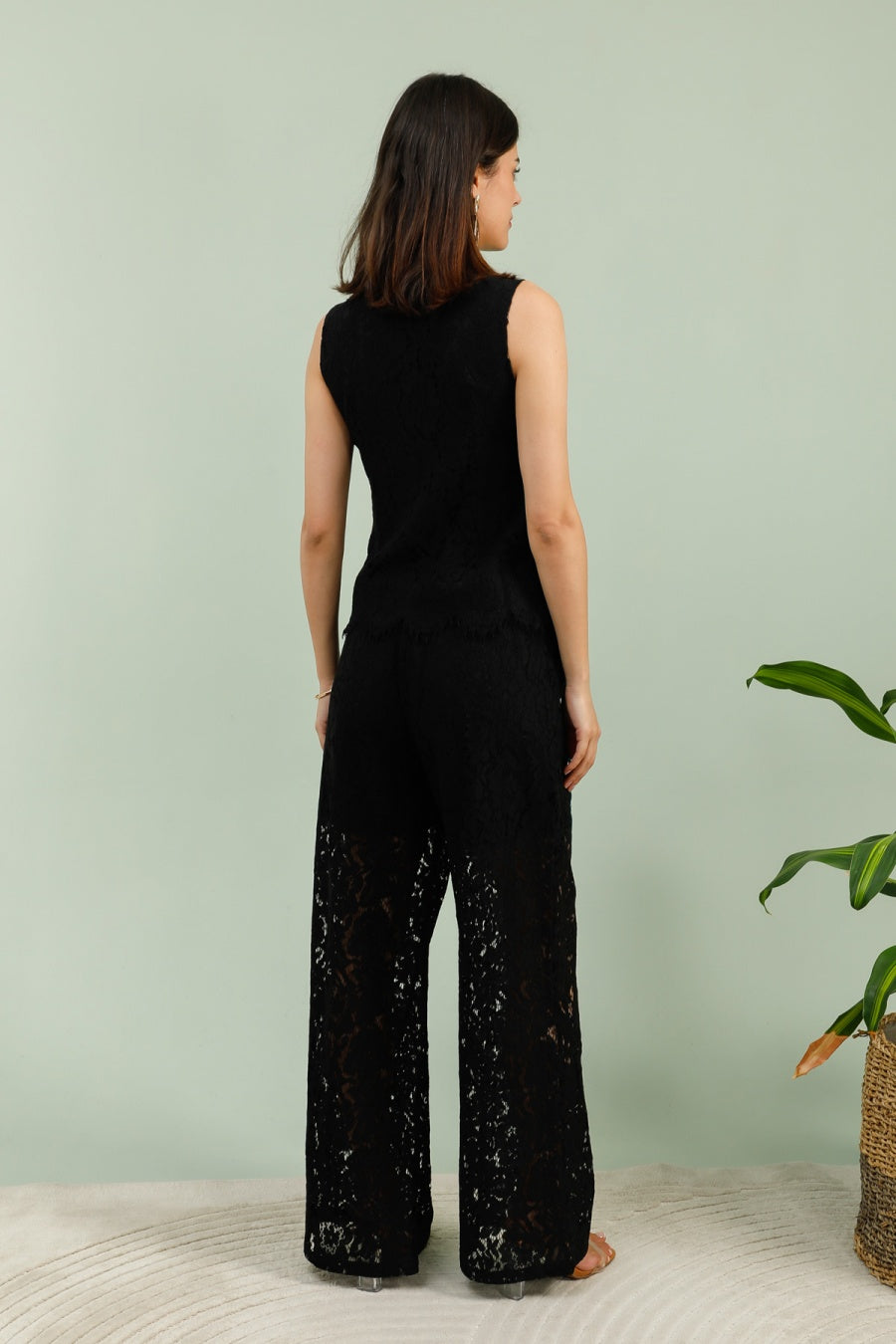 Pantalon tailleur en dentelle