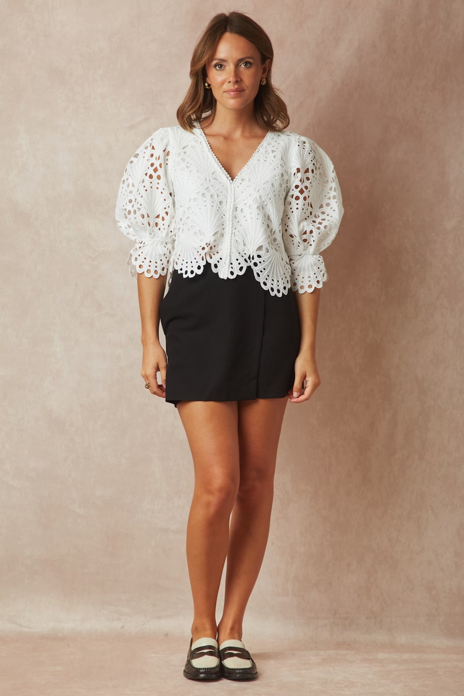 Blouse courte en dentelle guipure Selena