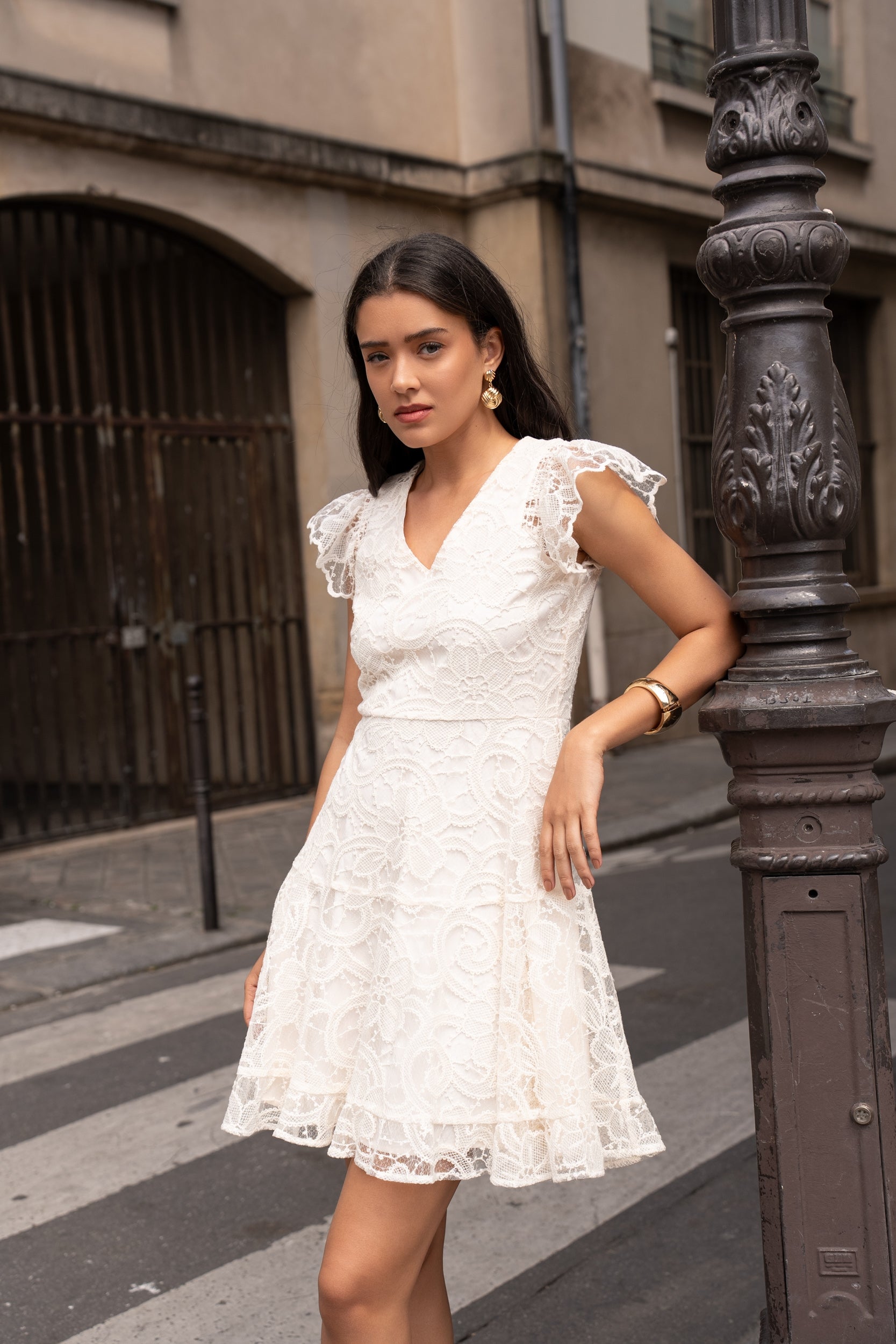 Robe patineuse en dentelle à volants