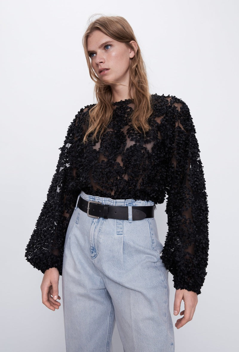 Blouse dentelle à rosaces