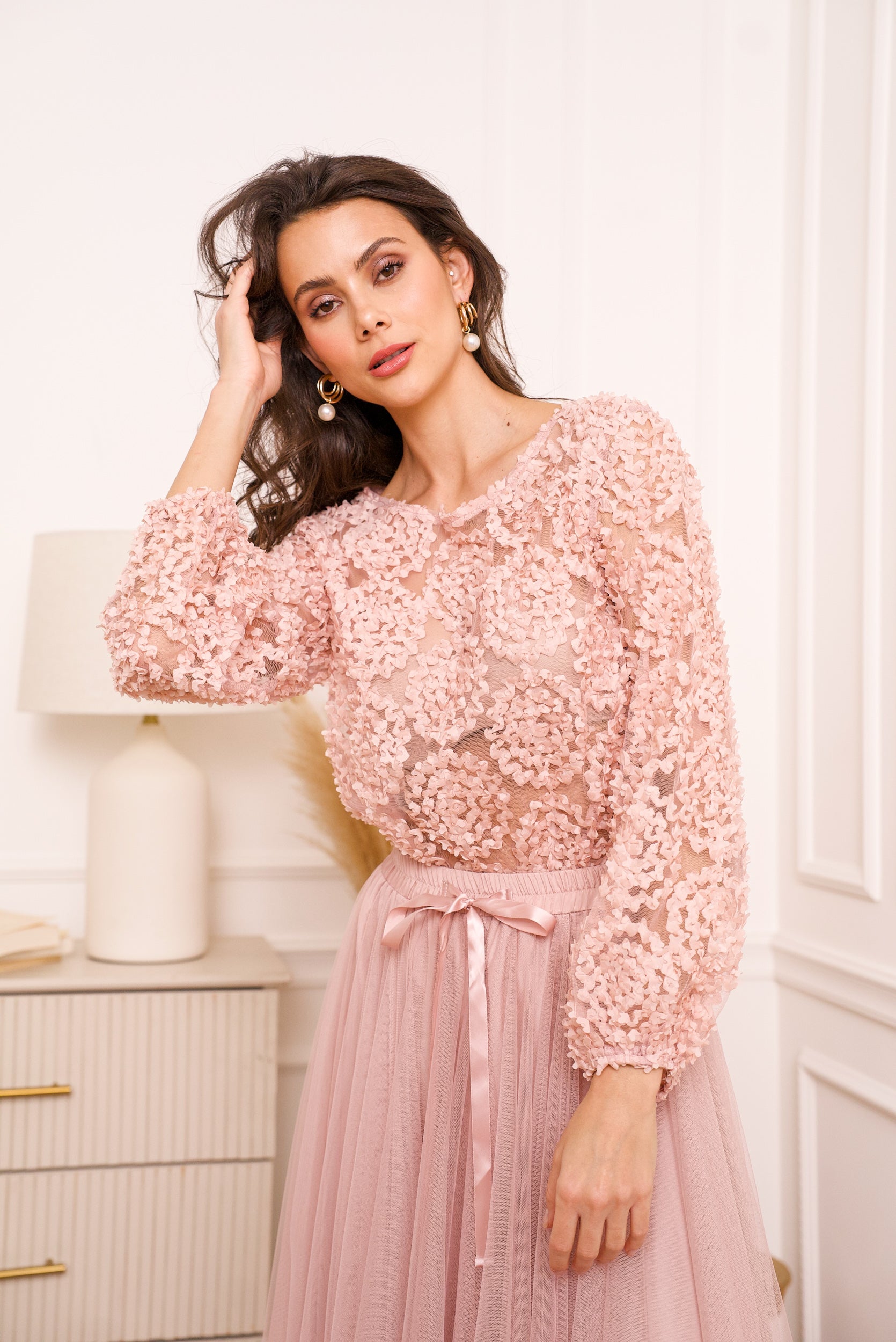 Blouse dentelle à rosaces