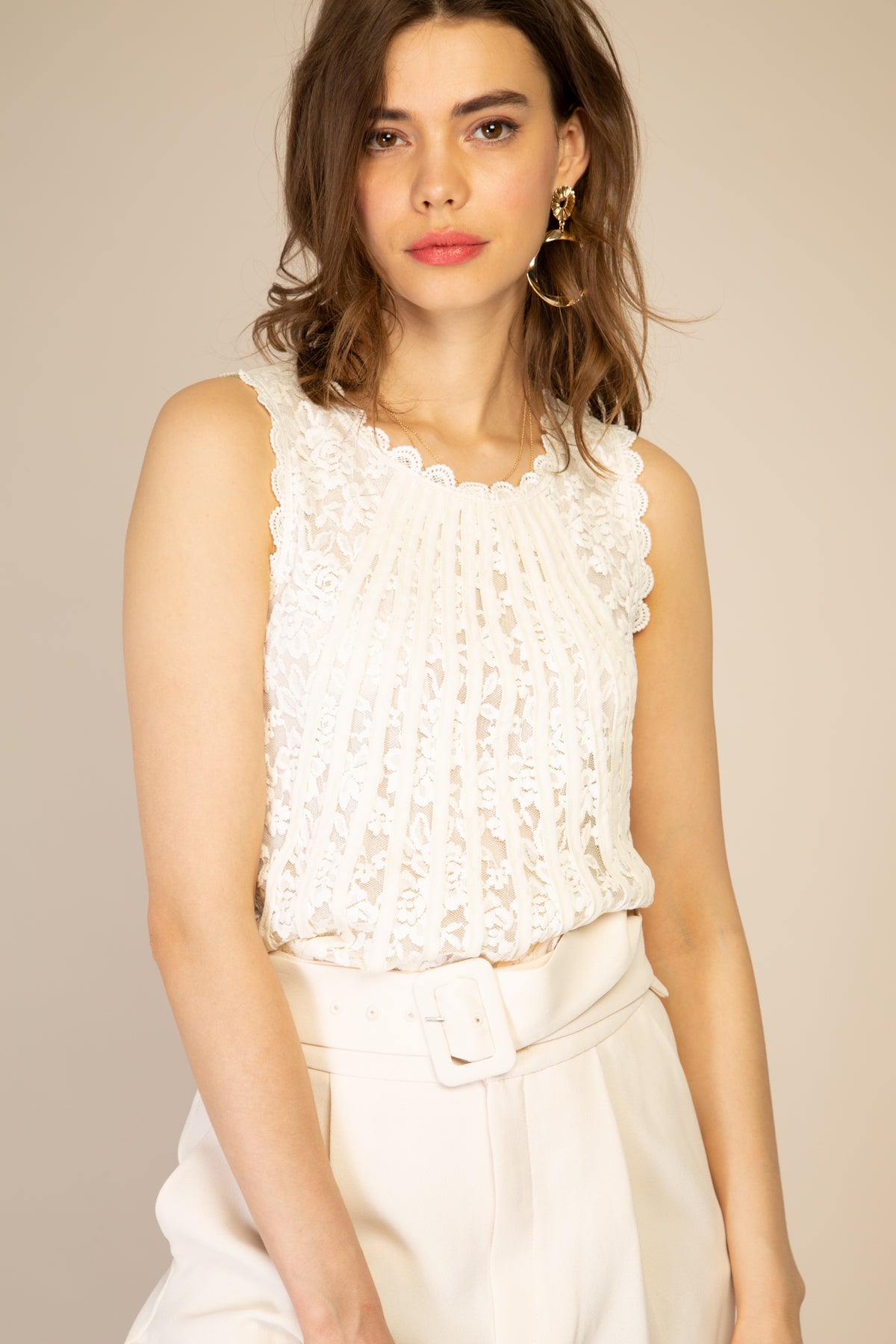 Top Anaïs sans manches en dentelle