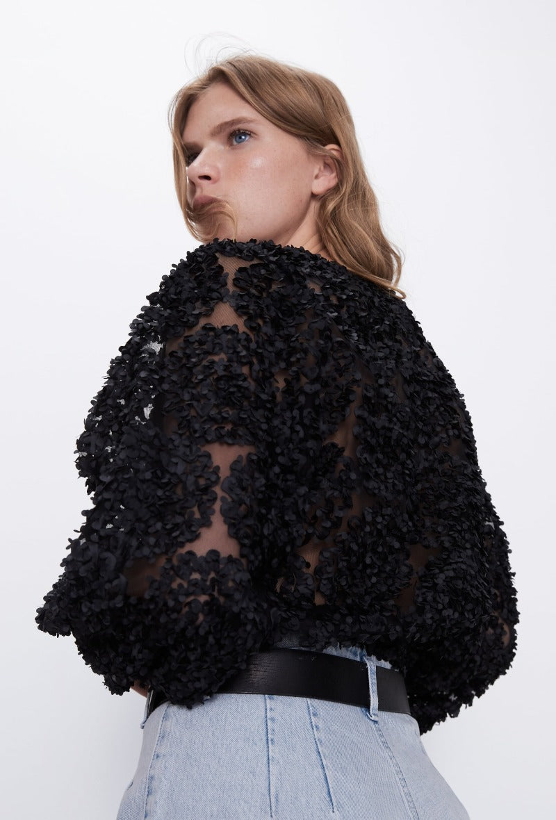 Blouse dentelle à rosaces